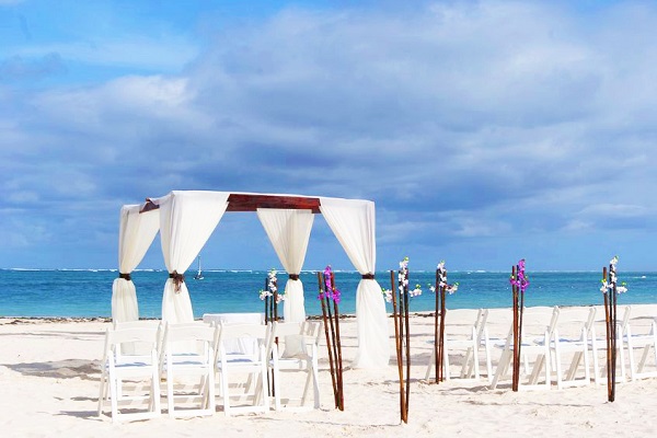Eine Hochzeit auf Sardinien am Strand