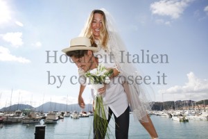 Brautppar nach symbolischer Hochzeit in Lerici