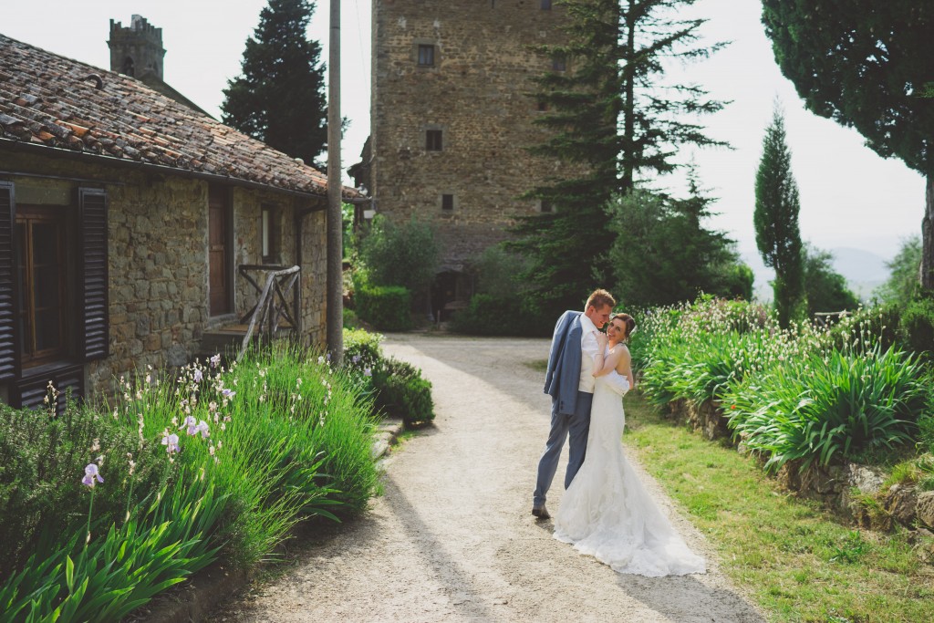 Nelly and Arjen in front of the farm