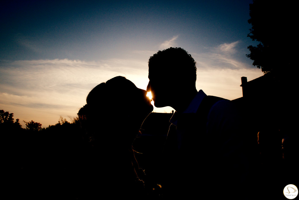 Brautpaar im Sonnenuntergang
